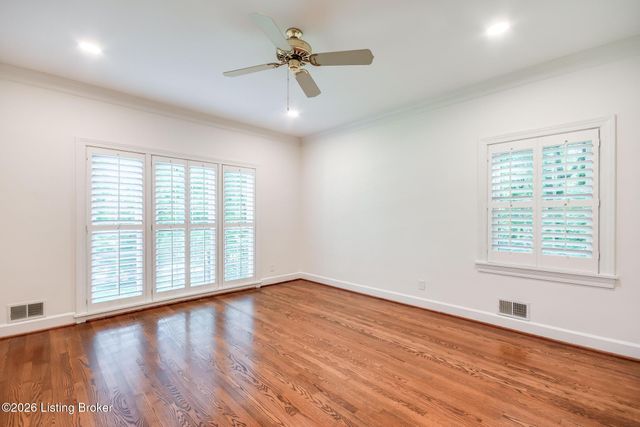427 Twinbrook Rd, Louisville, KY 40207
