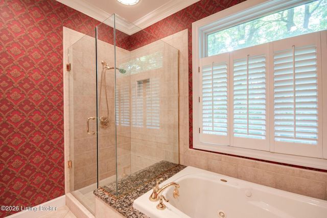 427 Twinbrook Rd, Louisville, KY 40207
