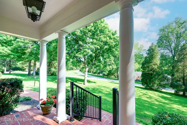 427 Twinbrook Rd, Louisville, KY 40207