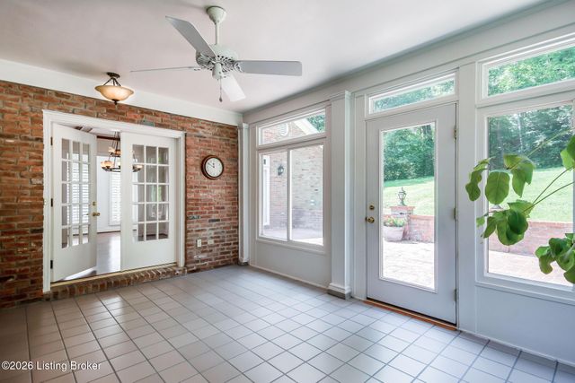427 Twinbrook Rd, Louisville, KY 40207
