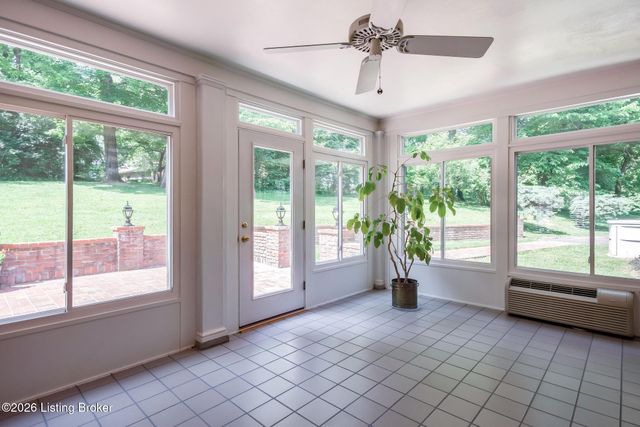 427 Twinbrook Rd, Louisville, KY 40207