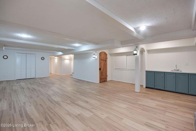 427 Twinbrook Rd, Louisville, KY 40207