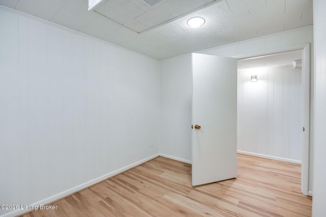 427 Twinbrook Rd, Louisville, KY 40207