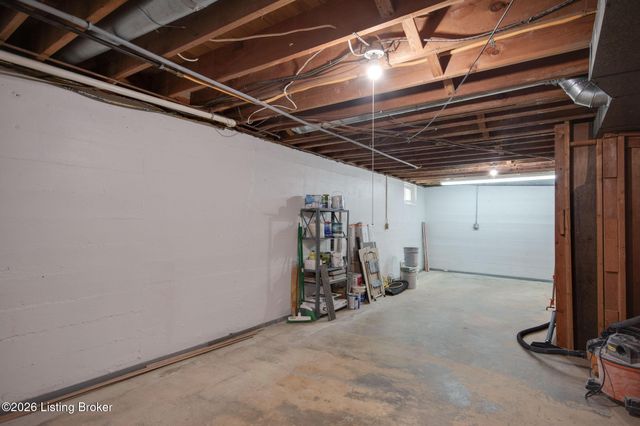 427 Twinbrook Rd, Louisville, KY 40207