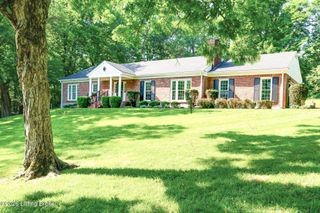 427 Twinbrook Rd, Louisville, KY 40207