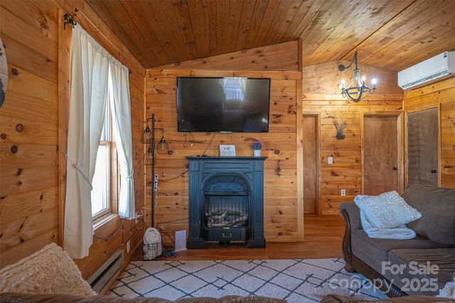 7042 Martin Lane, Morganton, NC 28655