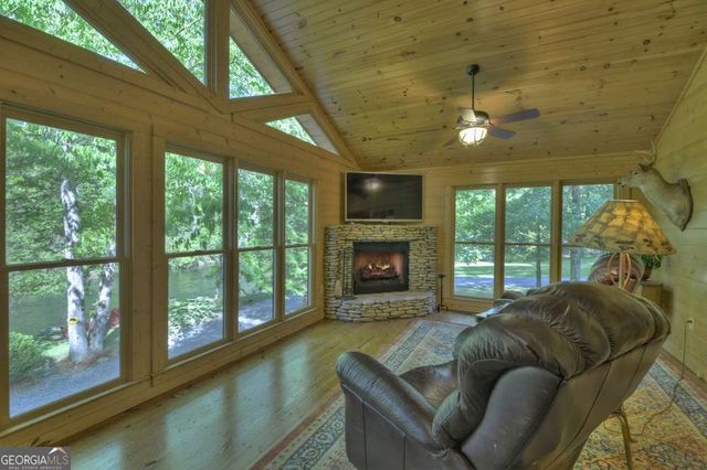 730 Riverside Lane, Blue Ridge, GA 30513