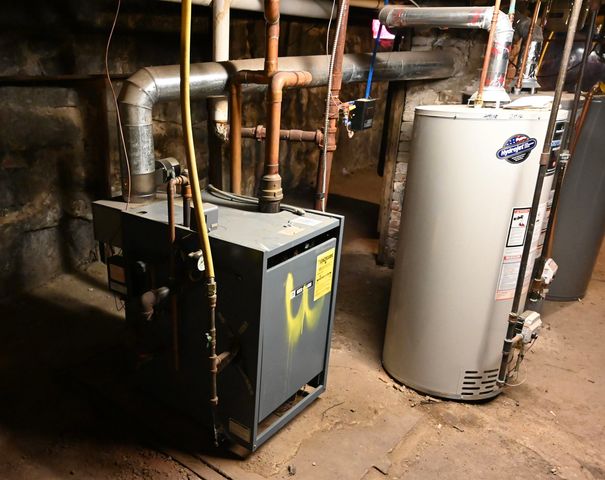 390 Cedar Street, Manchester, NH 03103