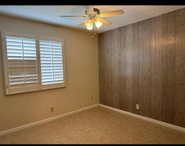 8682 Satalite Terrace, West Palm Beach, FL 33403
