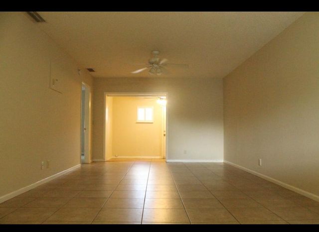 8682 Satalite Terrace, West Palm Beach, FL 33403