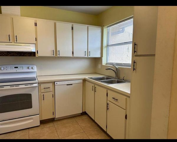 8682 Satalite Terrace, West Palm Beach, FL 33403