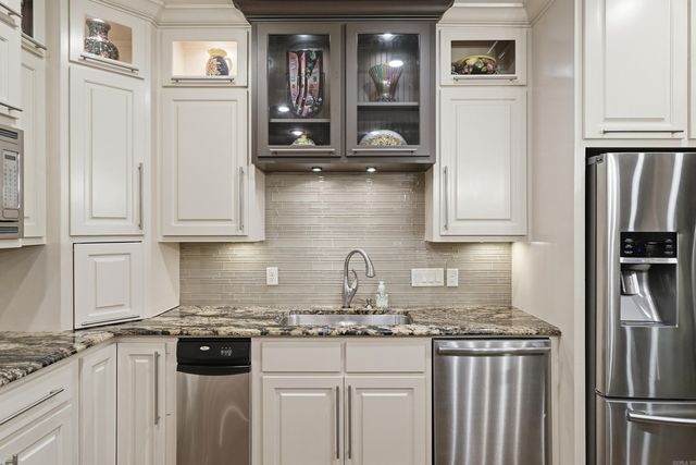 32 Winthrop Point, Little Rock, AR 72211