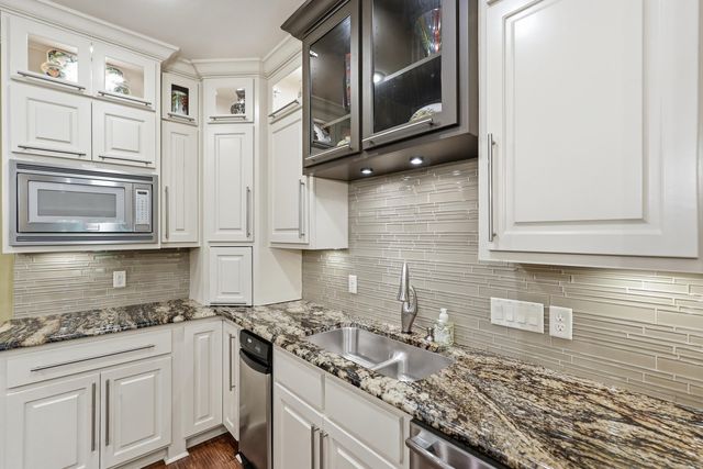 32 Winthrop Point, Little Rock, AR 72211