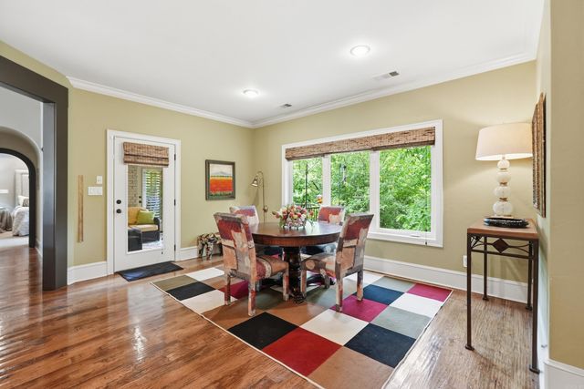 32 Winthrop Point, Little Rock, AR 72211