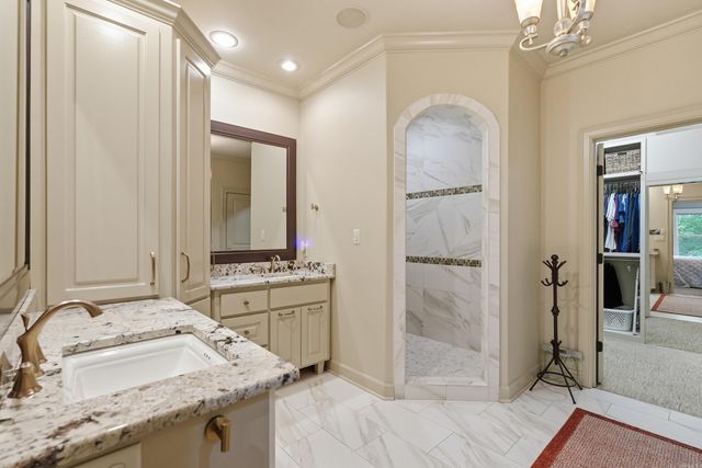 32 Winthrop Point, Little Rock, AR 72211