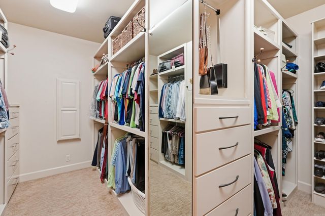 32 Winthrop Point, Little Rock, AR 72211