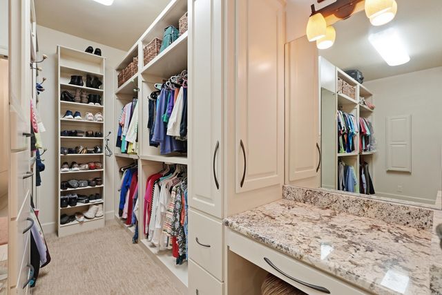 32 Winthrop Point, Little Rock, AR 72211