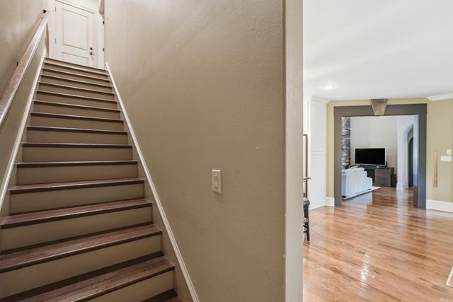 32 Winthrop Point, Little Rock, AR 72211