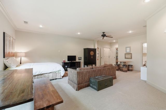 32 Winthrop Point, Little Rock, AR 72211