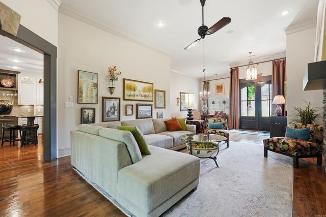 32 Winthrop Point, Little Rock, AR 72211