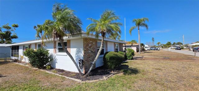 2260 SANDLEWOOD DRIVE, Venice, FL 34293
