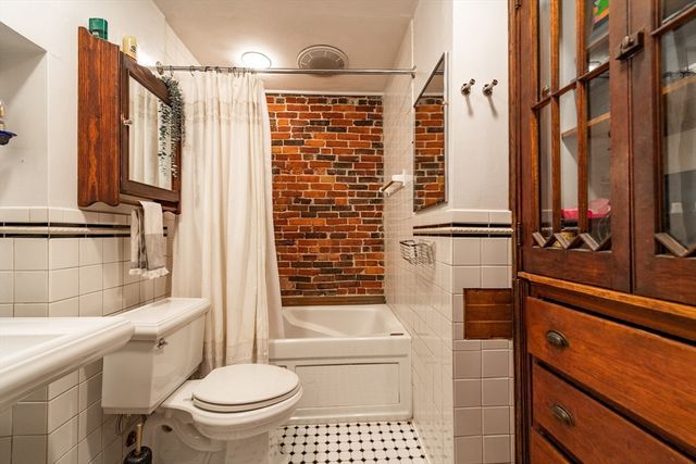 49 Revere St 4, Boston, MA 02114