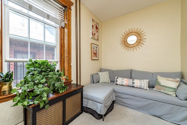 49 Revere St 4, Boston, MA 02114