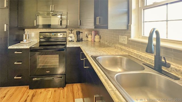 124 Granada Drive, Mannford, OK 74044