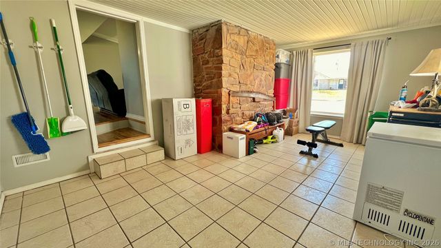 124 Granada Drive, Mannford, OK 74044