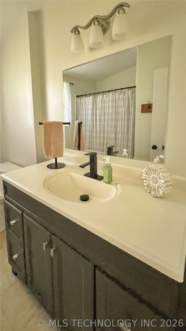 124 Granada Drive, Mannford, OK 74044