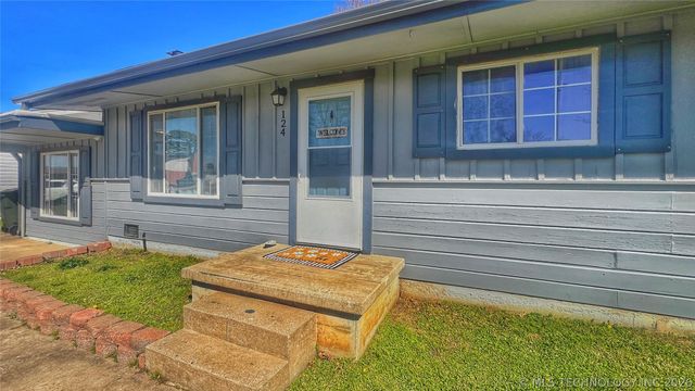 124 Granada Drive, Mannford, OK 74044