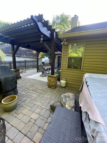 529 Lisa Carol Drive, Mooresville, NC 28115