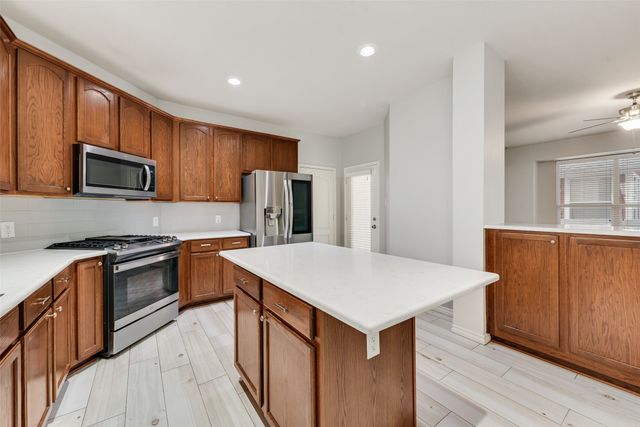1108 Hayden Lane, Savannah, TX 76227