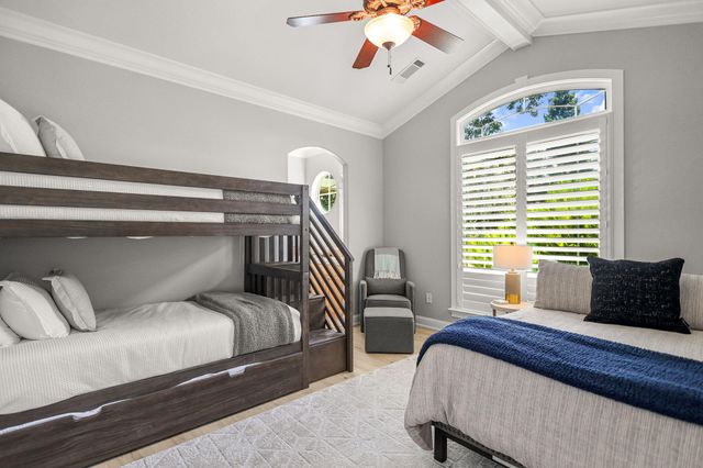 2608 La Rinconada Place, Redding, CA 96002