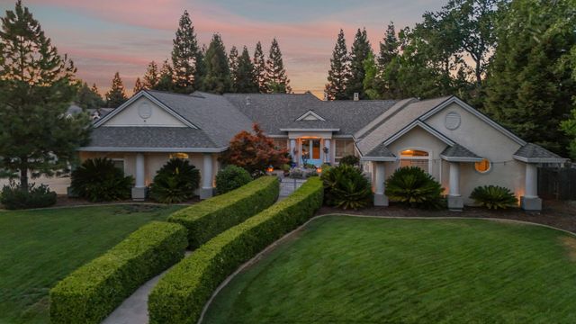 2608 La Rinconada Place, Redding, CA 96002