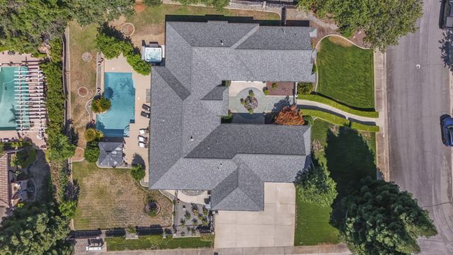 2608 La Rinconada Place, Redding, CA 96002