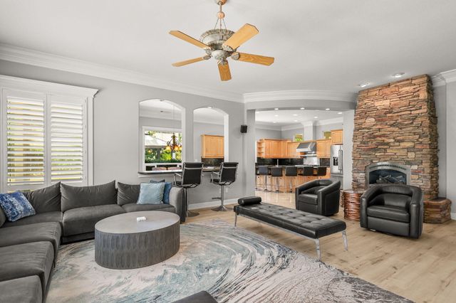 2608 La Rinconada Place, Redding, CA 96002