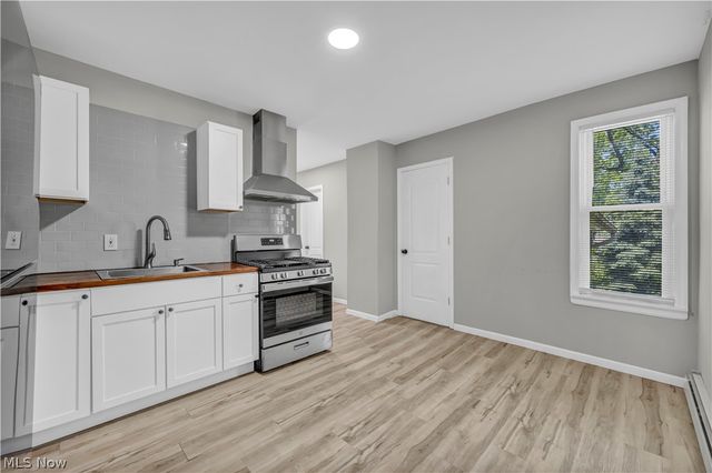 3010 Daisy Avenue Up, Cleveland, OH 44109