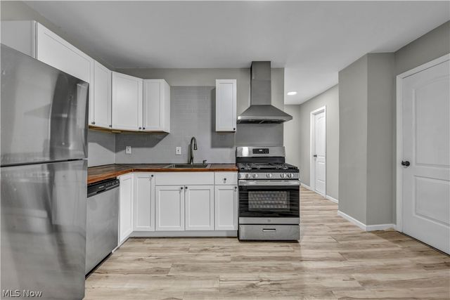 3010 Daisy Avenue Up, Cleveland, OH 44109