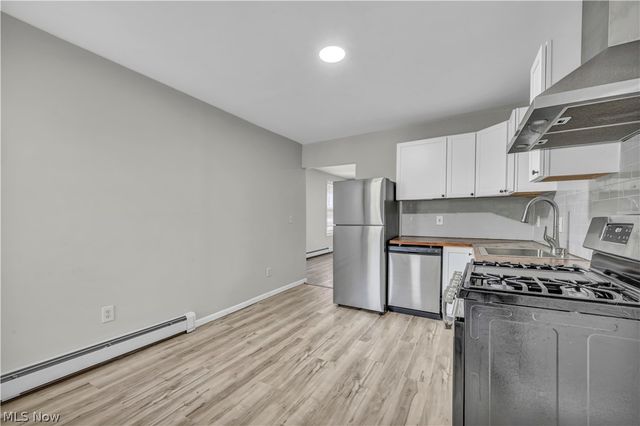 3010 Daisy Avenue Up, Cleveland, OH 44109