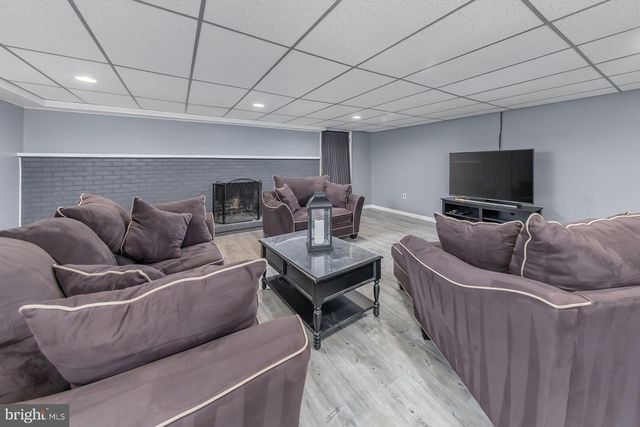 135 MELLON AVE, Gibbstown, NJ 08027