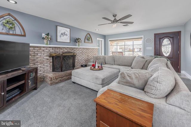 135 MELLON AVE, Gibbstown, NJ 08027