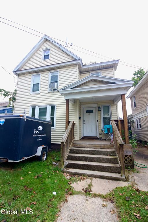 82 Haigh Avenue, Schenectady, NY 12304