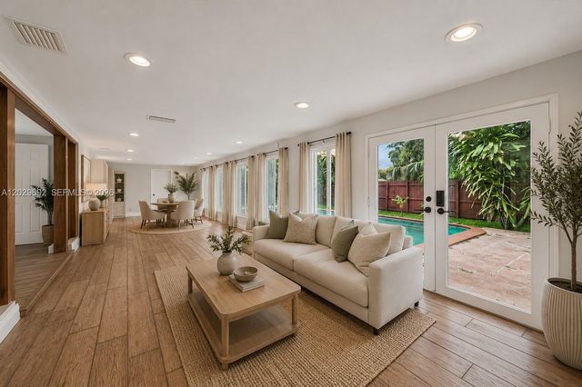 5501 Pine Terrace, Plantation, FL 33317