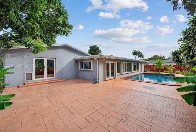 5501 Pine Terrace, Plantation, FL 33317