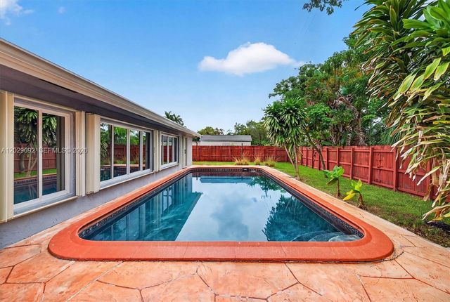 5501 Pine Terrace, Plantation, FL 33317