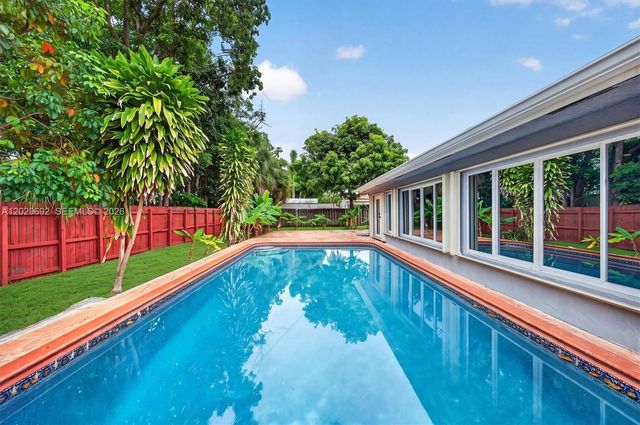5501 Pine Terrace, Plantation, FL 33317