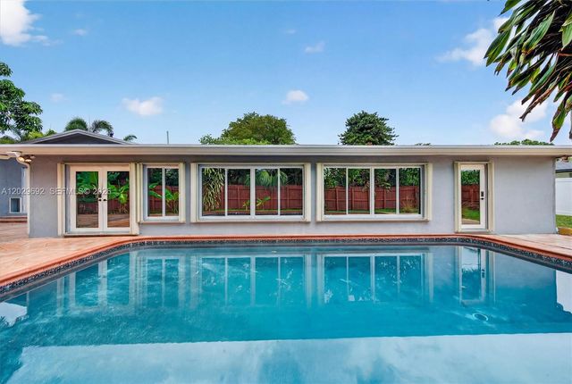 5501 Pine Terrace, Plantation, FL 33317