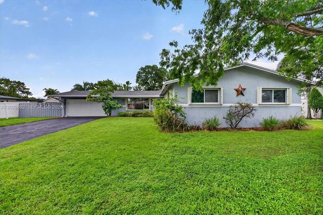 5501 Pine Terrace, Plantation, FL 33317