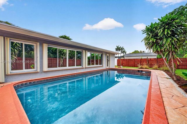 5501 Pine Terrace, Plantation, FL 33317